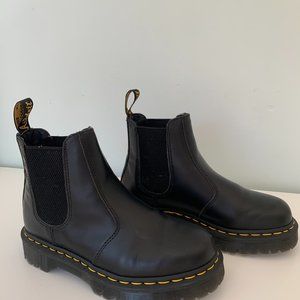 Dr Martens 2976 Bex Chelsea Boots in Black Smooth
